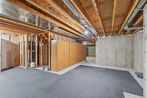 $599,000 | 10946 North Essex Drive, Mequon, WI 53092