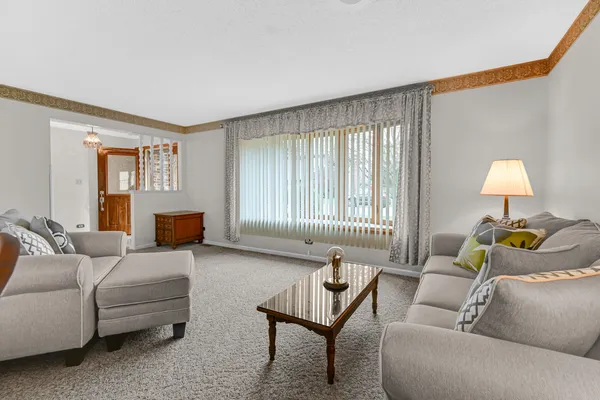 $395,000 | 16563 Crescent Avenue, Tinley Park, IL 60477