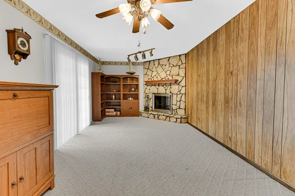 $395,000 | 16563 Crescent Avenue, Tinley Park, IL 60477