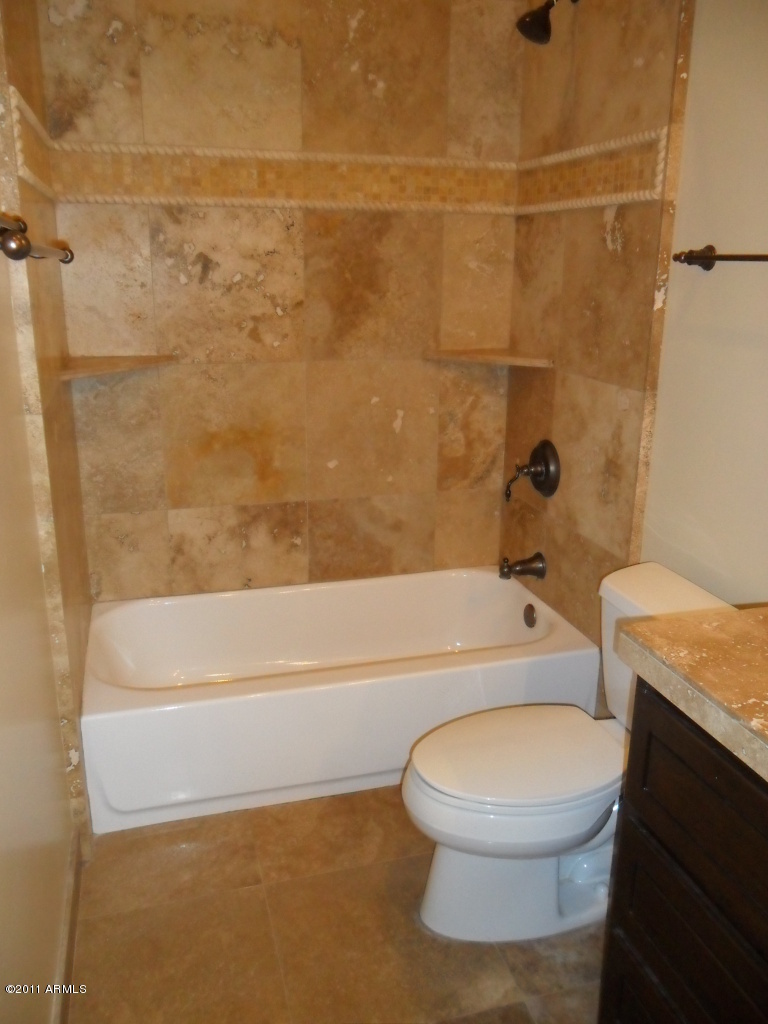 4245 East Cheery Lynn Road Phoenix, AZ 85018 - Photo 8 of 16 Ensuite bath