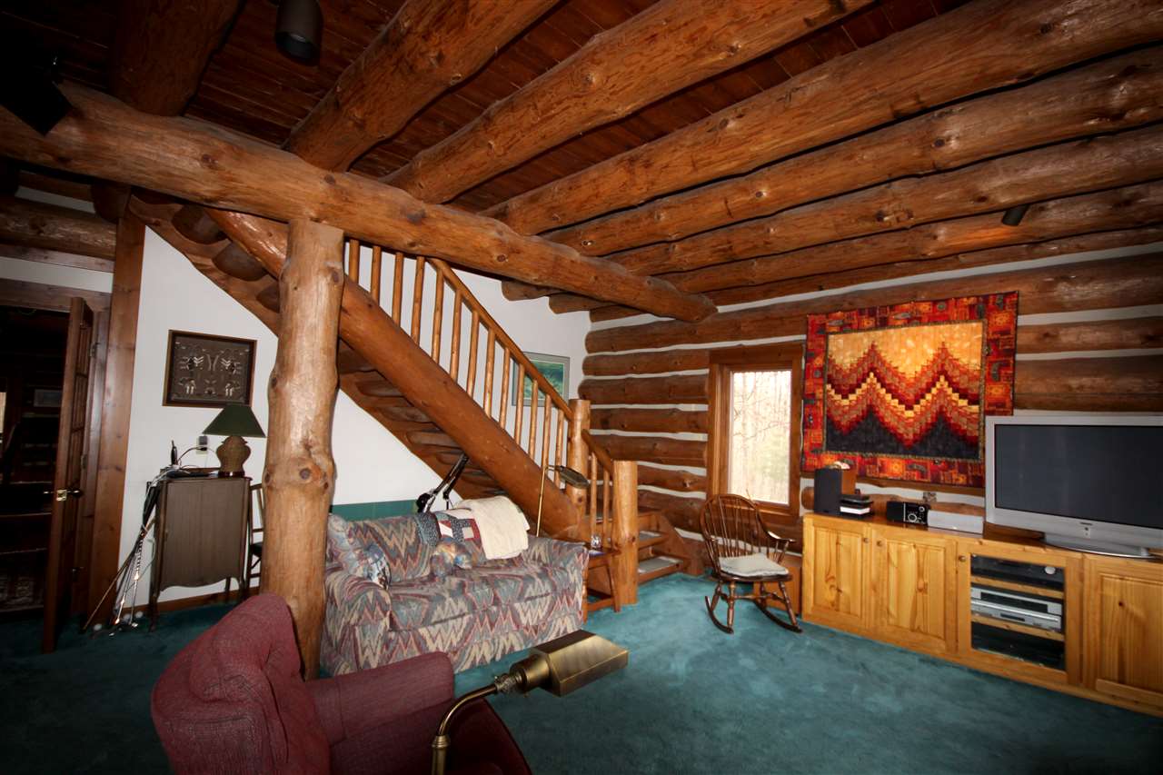 9976 East Grandview Road Traverse City, MI 49684 - Photo 21 of 60 1837755-20.JPG