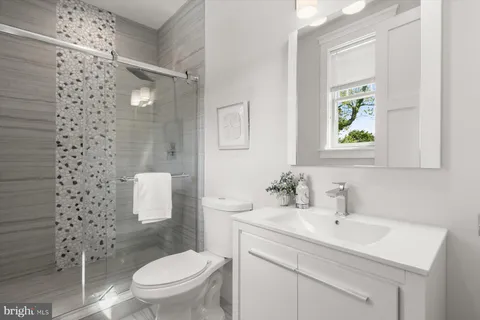 $2,795,000 | 11000 Luxmanor Road, North Bethesda, MD 20852