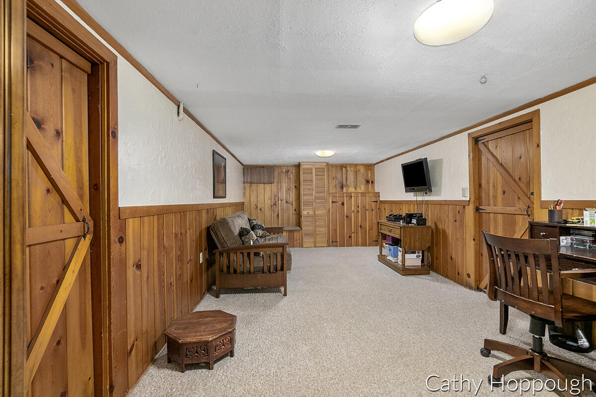 2215 Fairfax Road Lansing, MI 48910 - Photo 23 of 33 IMG_1022