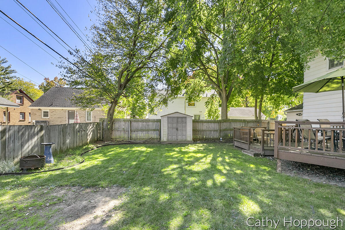 2215 Fairfax Road Lansing, MI 48910 - Photo 30 of 33 IMG_1029
