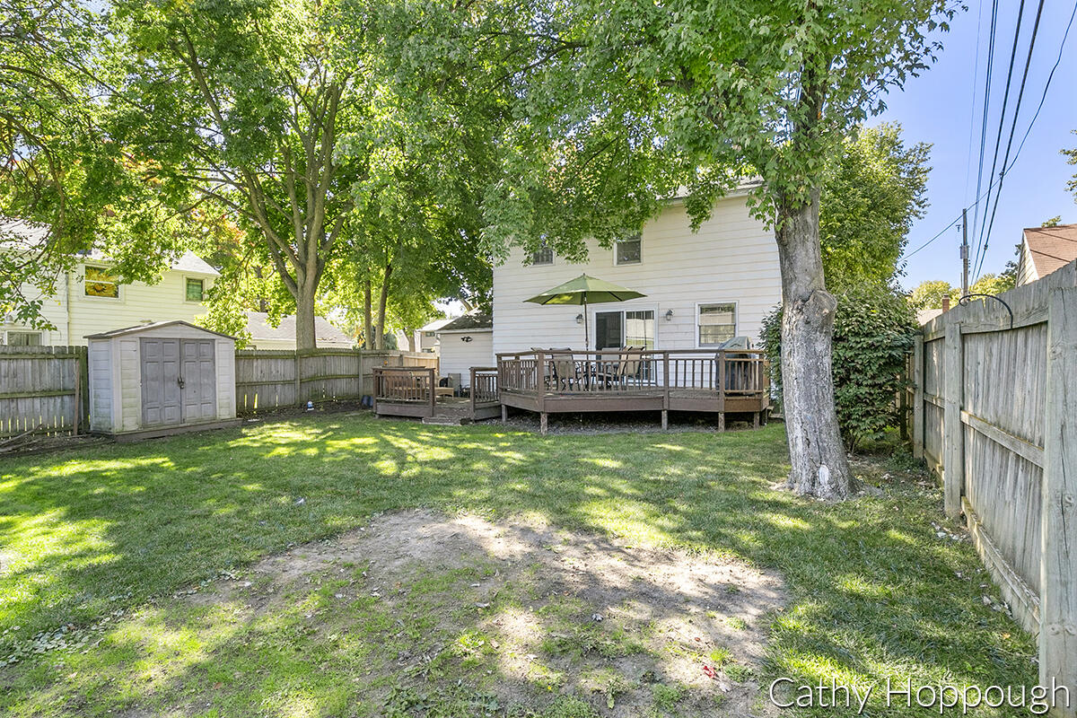 2215 Fairfax Road Lansing, MI 48910 - Photo 31 of 33 IMG_1030