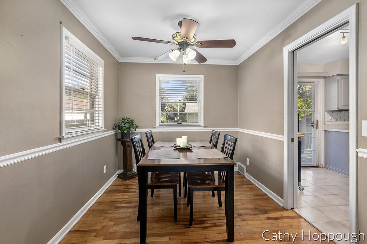 2215 Fairfax Road Lansing, MI 48910 - Photo 10 of 33 IMG_1009