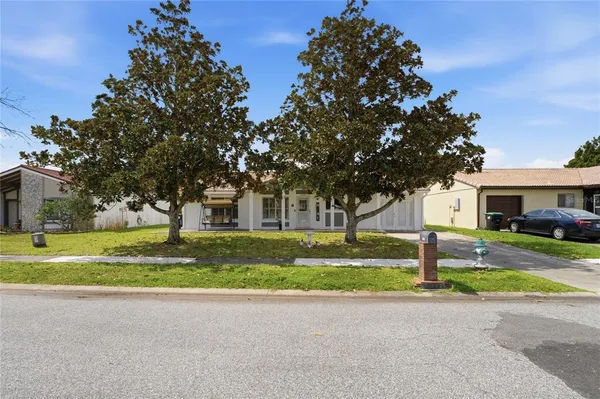 $425,000 | 10725 William Tell Drive, Orlando, FL 32821