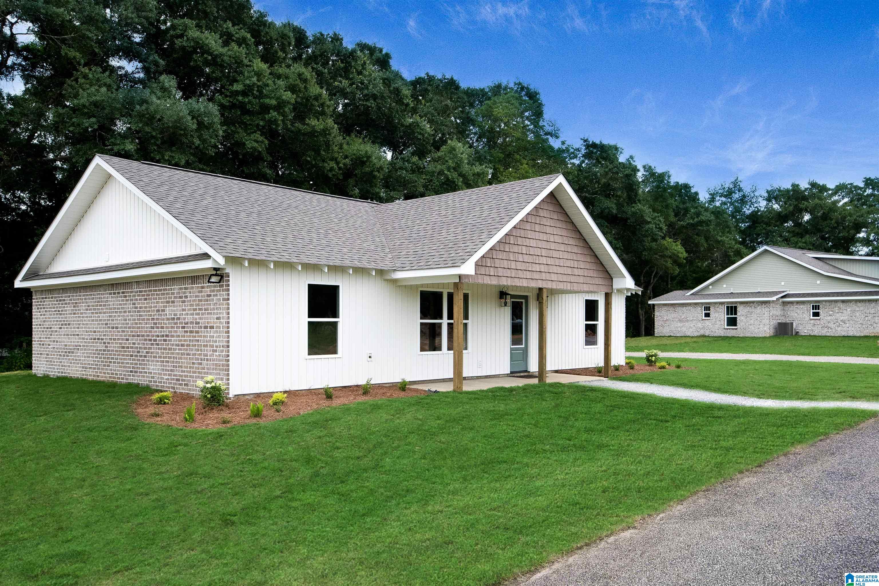 33 County Road 6401 Clanton, AL 35046 - Photo 2 of 15