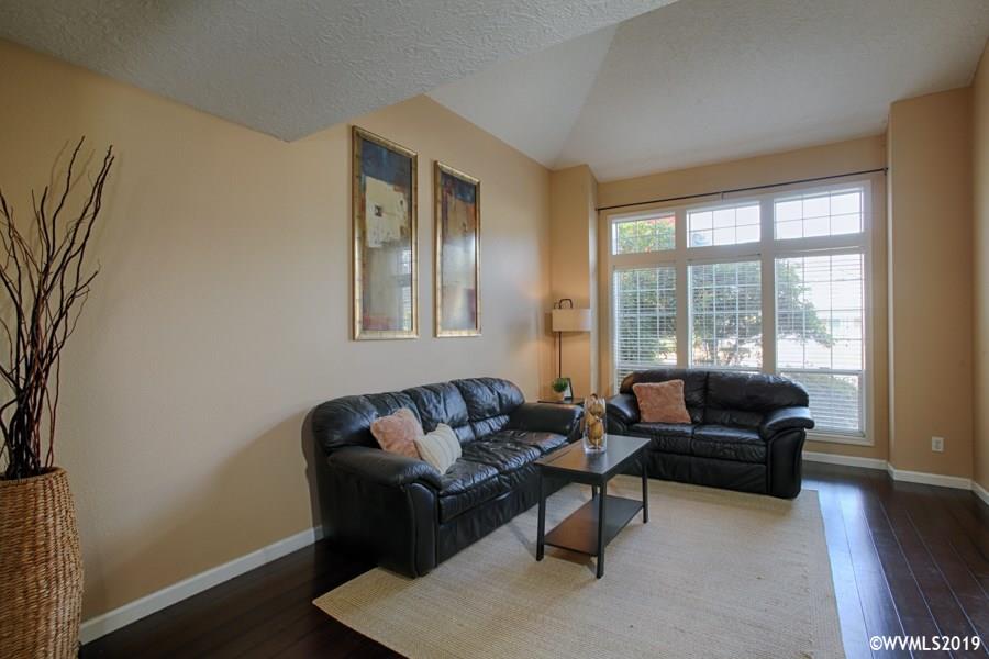 1230 Ridgepoint Street Northeast Keizer, OR 97303 - Photo 10 of 40 Gallery Image 10