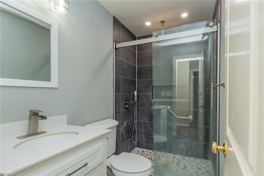 3318 Pine Valley Road High Point, NC 27265 - Photo 17 of 28