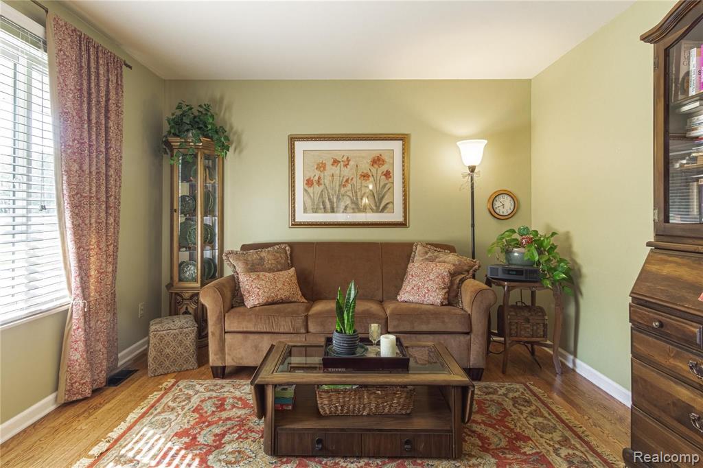 7244 Porter Road Grand Blanc, MI 48439 - Photo 8 of 29