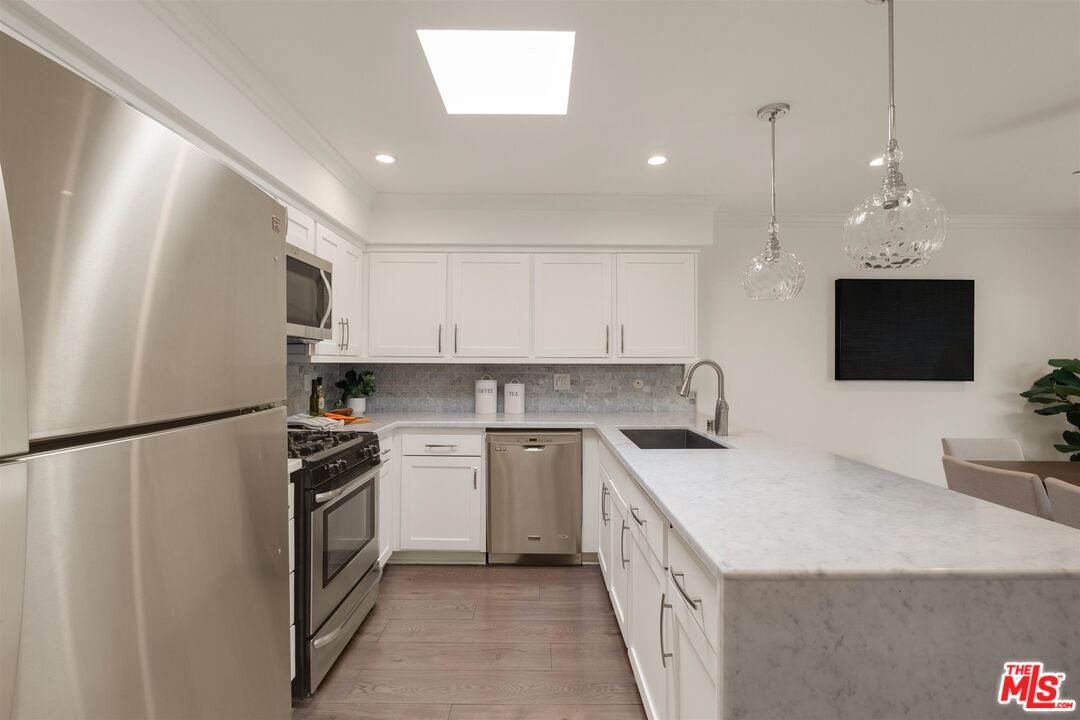 32136 Watergate Road Westlake Village, CA 91361 - Photo 16 of 31