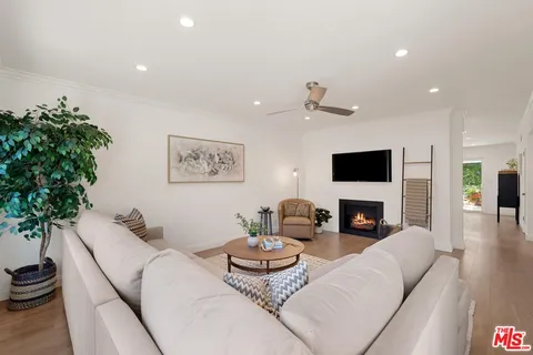 $845,000 | 32136 Watergate Road, Westlake Village, CA 91361