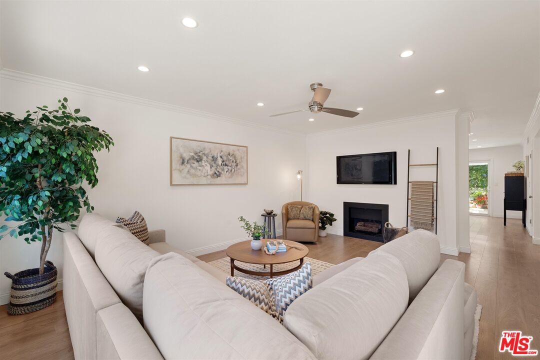 32136 Watergate Road Westlake Village, CA 91361 - Photo 3 of 31