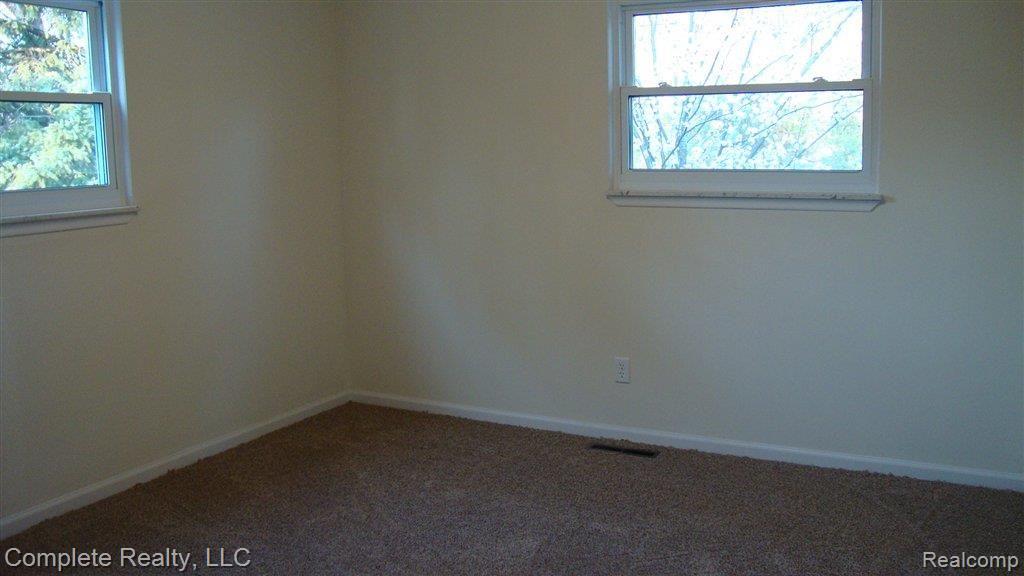 6435 Turner Road Flushing, MI 48433 - Photo 13 of 18 DSC00942.JPG
