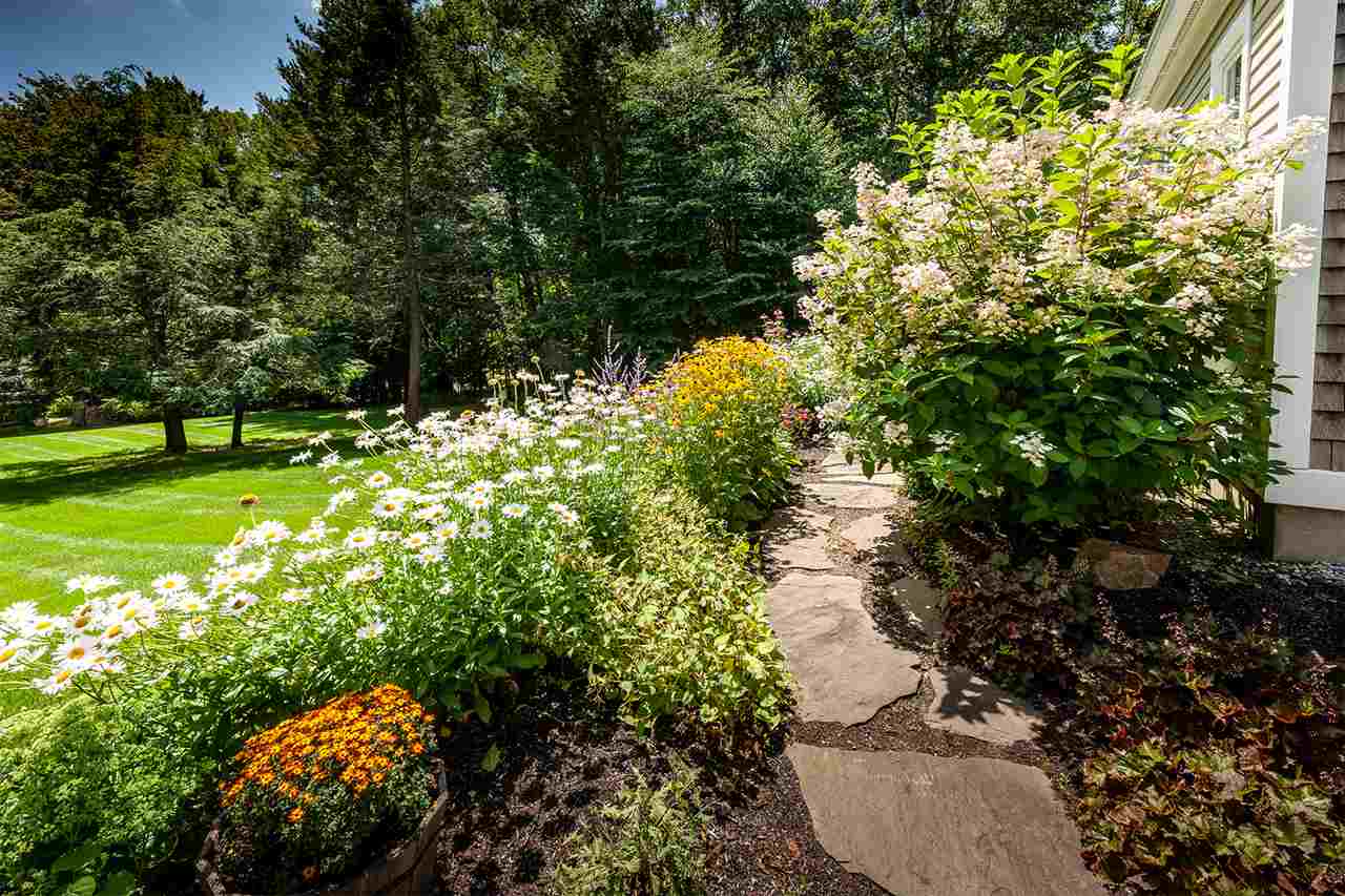 313 Brixham Road Eliot, ME 03903 - Photo 4 of 33 Gallery Image 4