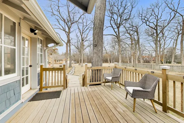 $775,000 | 2480 St Johns Avenue, Highland Park, IL 60035