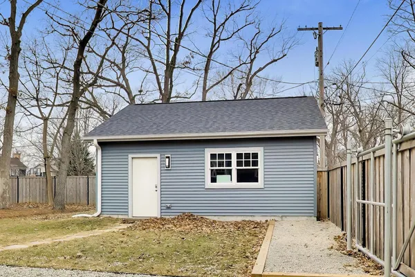 $775,000 | 2480 St Johns Avenue, Highland Park, IL 60035