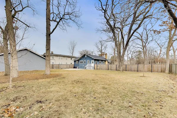 $775,000 | 2480 St Johns Avenue, Highland Park, IL 60035