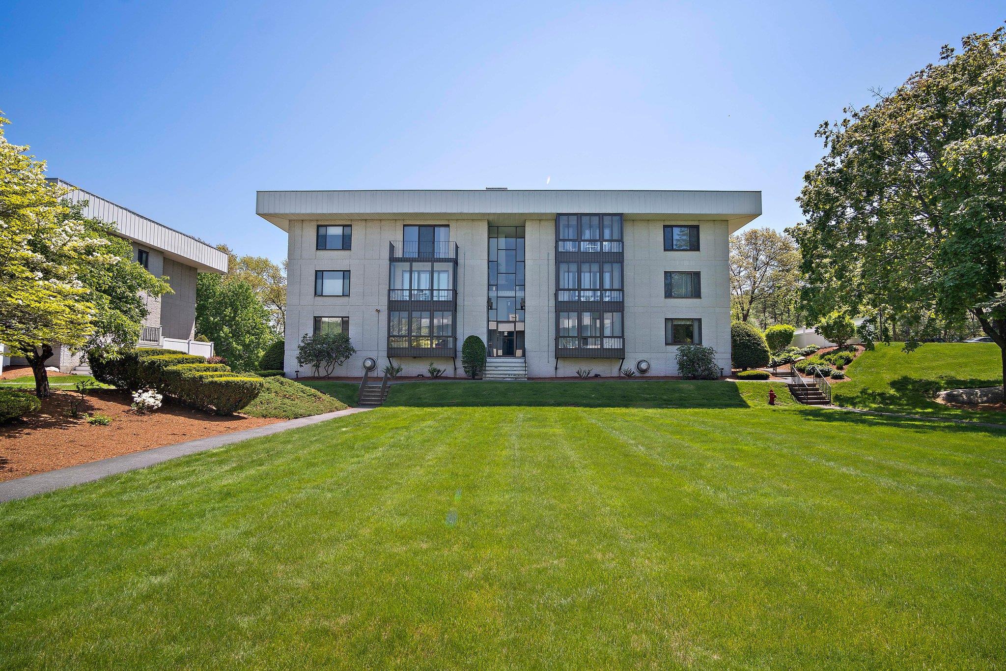 39 Spit Brook Road, Unit 46 Nashua, NH 03060 - Photo 34 of 41