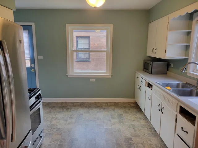 $204,000 | 8918 Parkside Avenue, Morton Grove, IL 60053