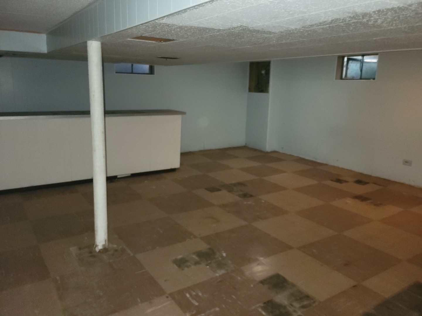 8918 Parkside Avenue Morton Grove, IL 60053 - Photo 30 of 36 a view of an empty room