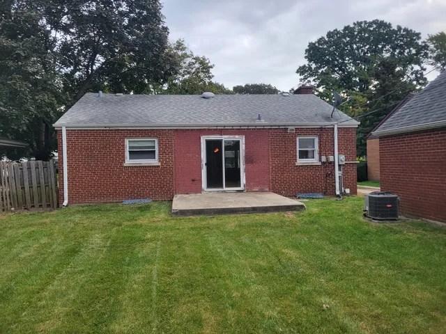 $204,000 | 8918 Parkside Avenue, Morton Grove, IL 60053