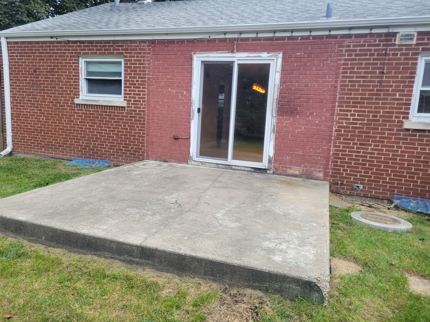 8918 Parkside Avenue Morton Grove, IL 60053 - Photo 10 of 36 a view of outdoor space