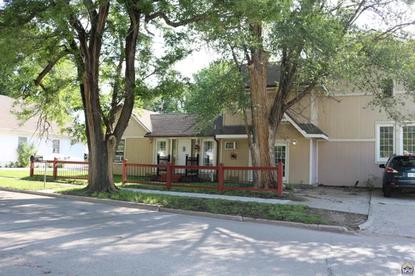 $115,000 | 412 Northeast Chester Avenue, Topeka, KS 66616