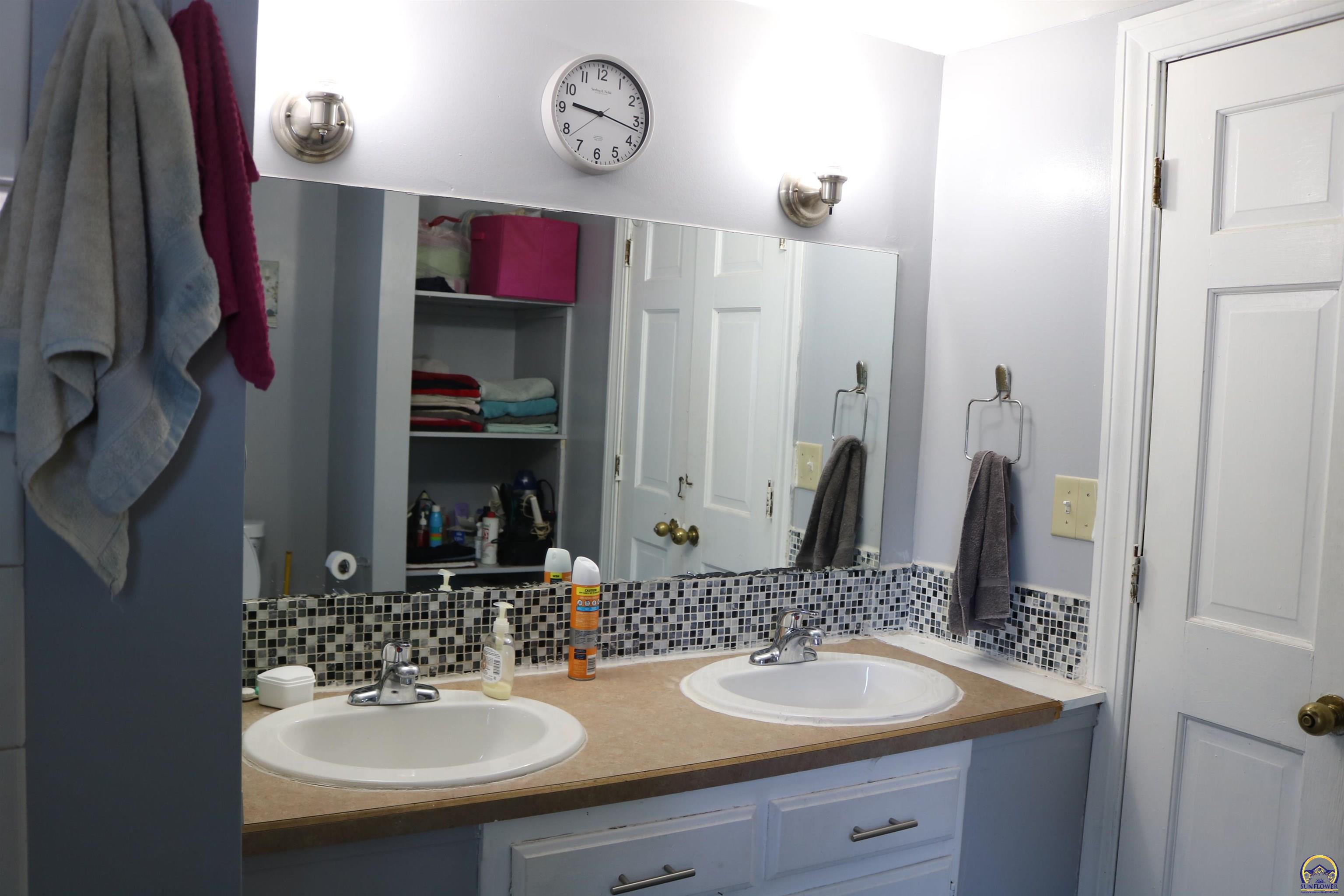 412 Northeast Chester Avenue Topeka, KS 66616 - Photo 33 of 41
