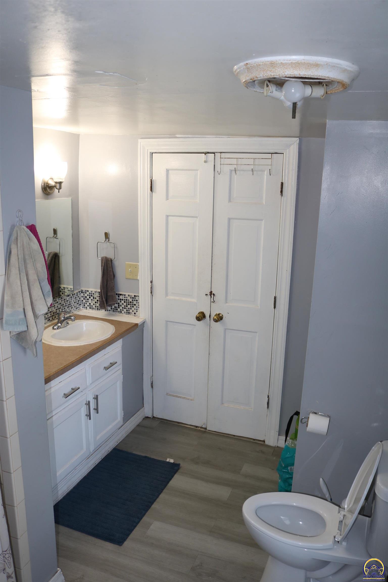 412 Northeast Chester Avenue Topeka, KS 66616 - Photo 34 of 41