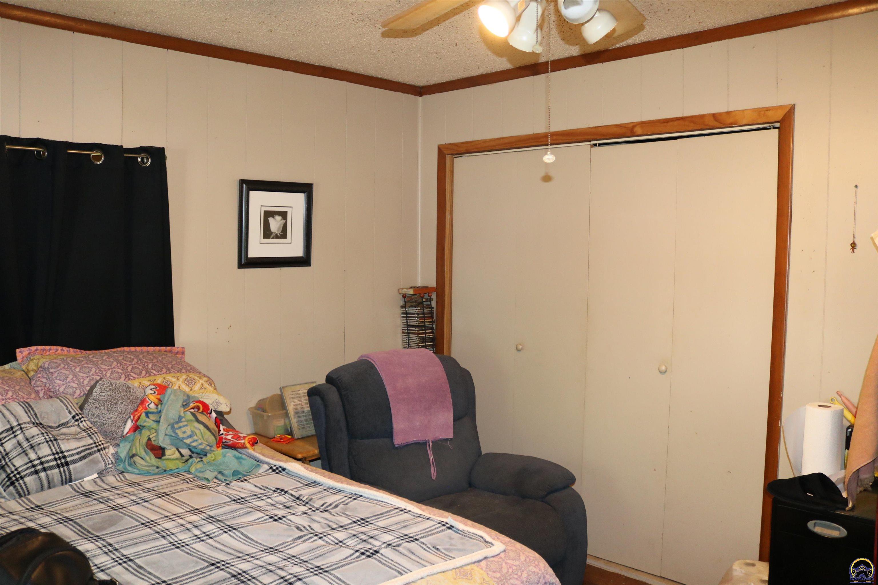 412 Northeast Chester Avenue Topeka, KS 66616 - Photo 40 of 41