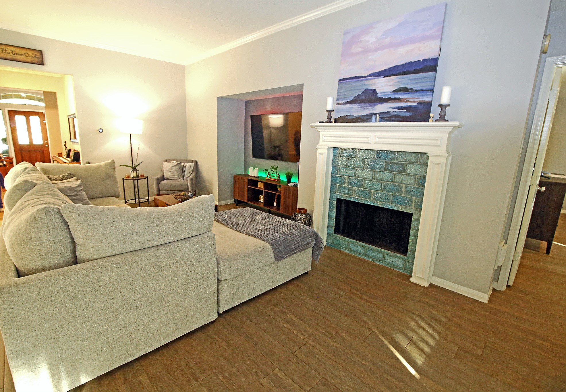 907 Riverside Drive Alvin, TX 77511 - Photo 11 of 31 A different angle for the living room.