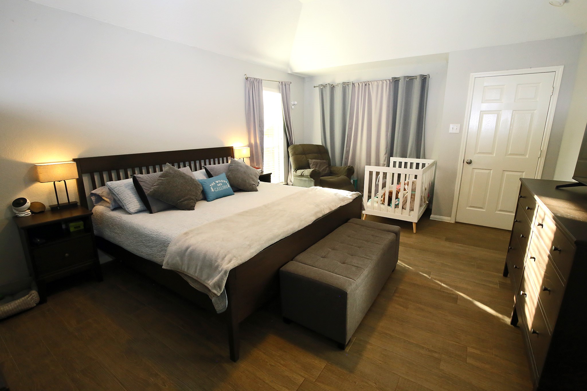 907 Riverside Drive Alvin, TX 77511 - Photo 13 of 31 Primary Bedroom has got plenty of room!