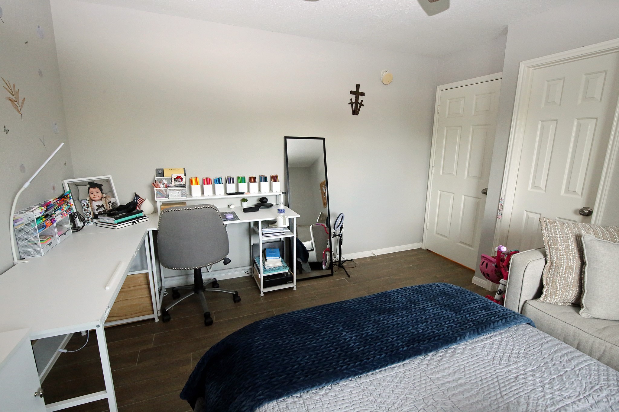 907 Riverside Drive Alvin, TX 77511 - Photo 19 of 31 Secondary Bedroom #1