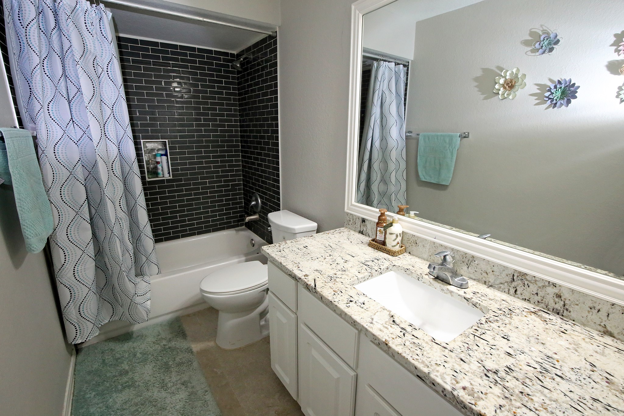 907 Riverside Drive Alvin, TX 77511 - Photo 24 of 31 Guest Bath has a full shower and tub combo!