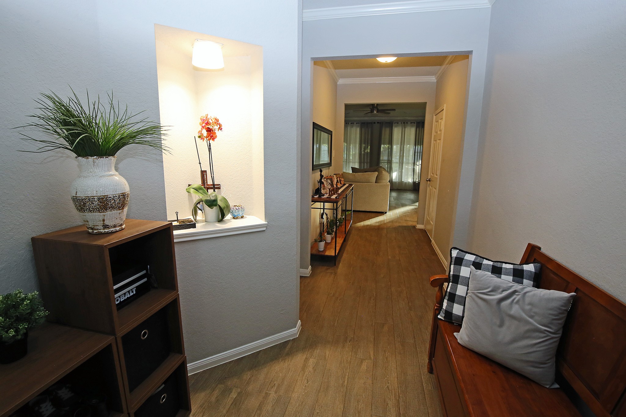 907 Riverside Drive Alvin, TX 77511 - Photo 3 of 31 Come on In!!