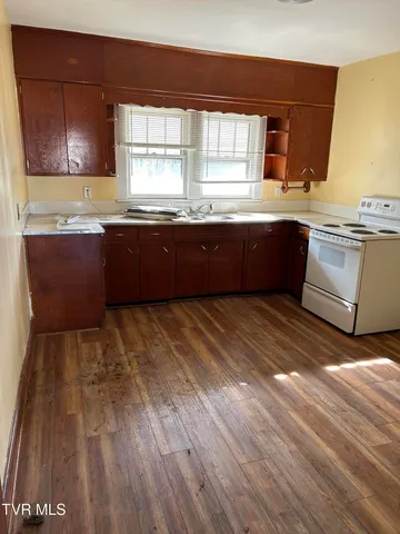 $99,900 | 604 East Church Street, Greeneville, TN 37743