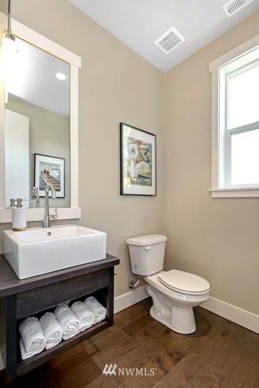 8638 184th Street Southwest Edmonds, WA 98026 - Photo 5 of 25 Gallery Image 5