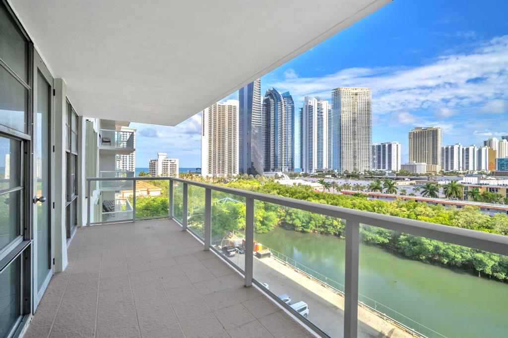 230 174th Street, Unit 901 Sunny Isles Beach, FL 33160 - Photo 15 of 38