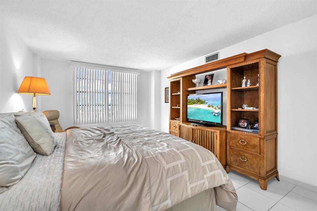 230 174th Street, Unit 901 Sunny Isles Beach, FL 33160 - Photo 23 of 38