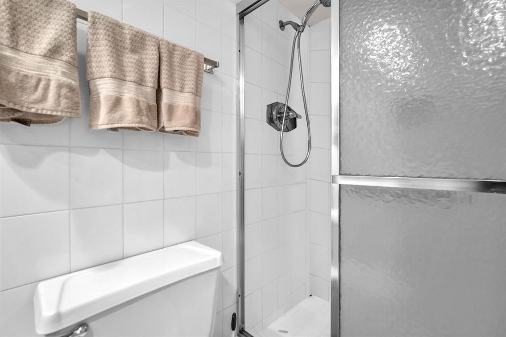 230 174th Street, Unit 901 Sunny Isles Beach, FL 33160 - Photo 25 of 38