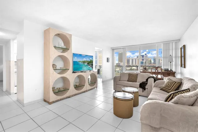 $2,450 | 230 174th Street, Unit 901, Sunny Isles Beach, FL 33160