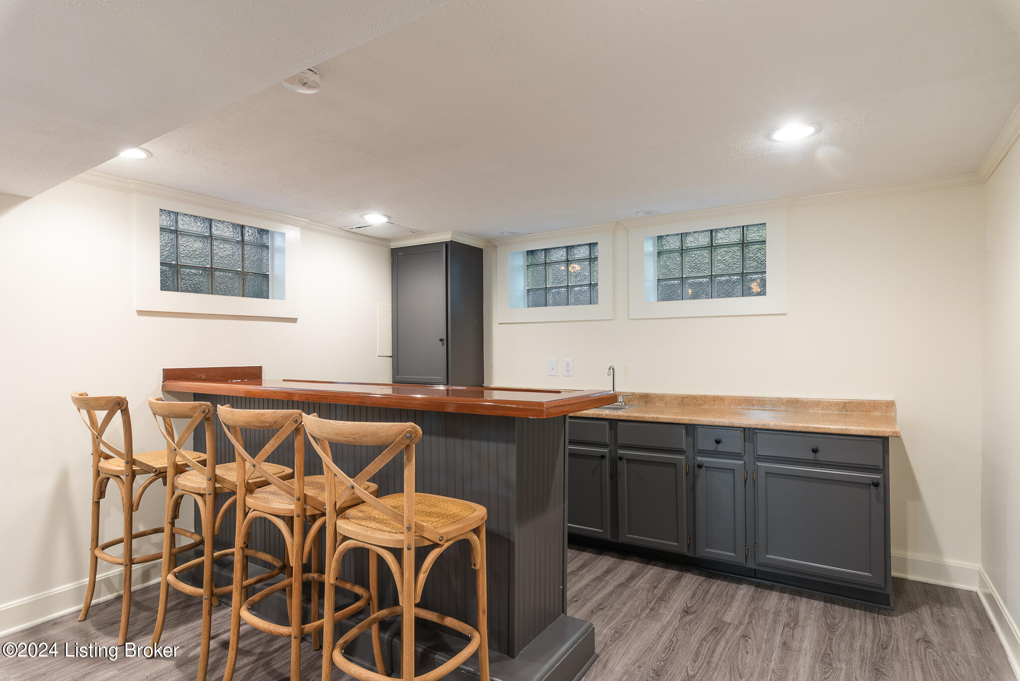 119 Travois Road Louisville, KY 40207 - Photo 48 of 63 Basement Bar