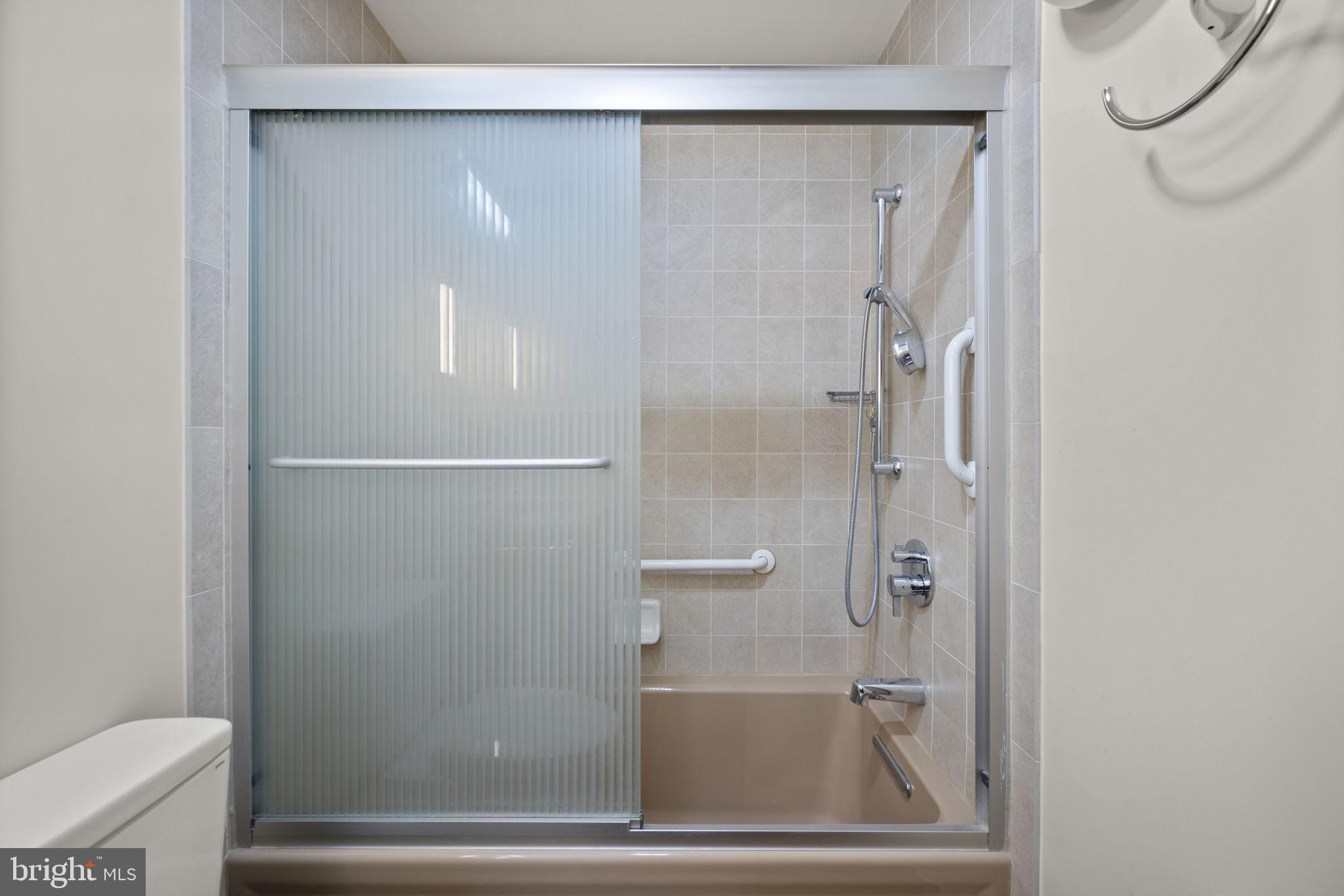 8604 Imperial Drive Laurel, MD 20708 - Photo 29 of 50 Bathroom 2