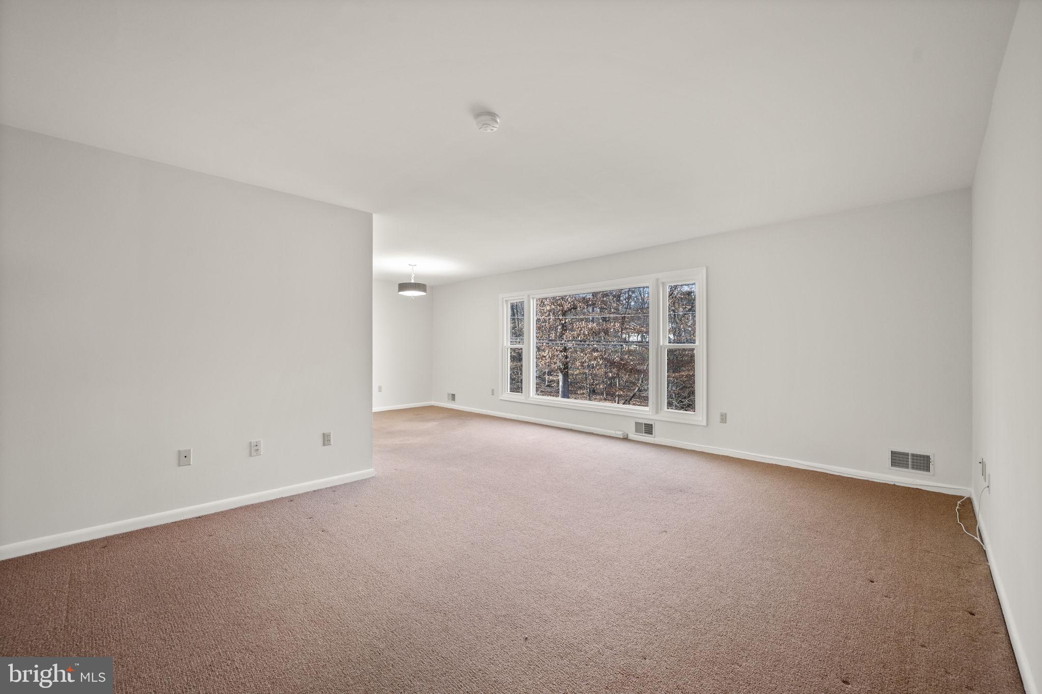 8604 Imperial Drive Laurel, MD 20708 - Photo 5 of 50 Living and Dining