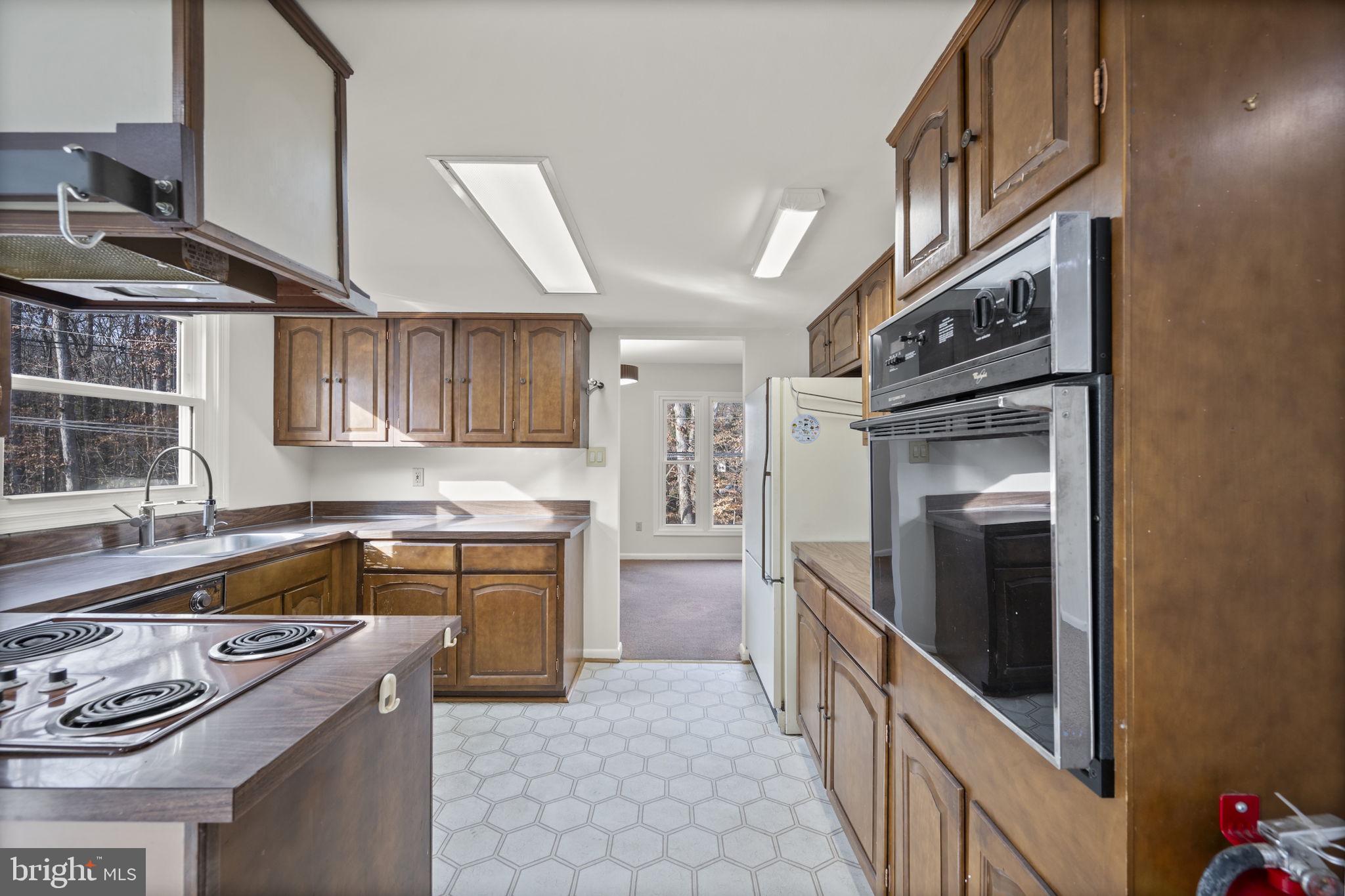 8604 Imperial Drive Laurel, MD 20708 - Photo 10 of 50 Kitchen