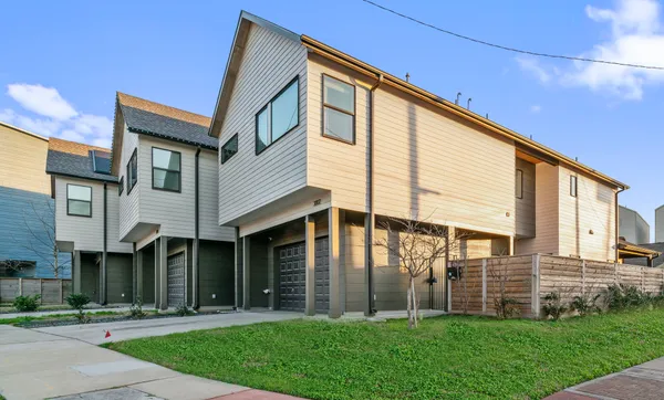 $3,250 | 3802 Commerce Street, Houston, TX 77003