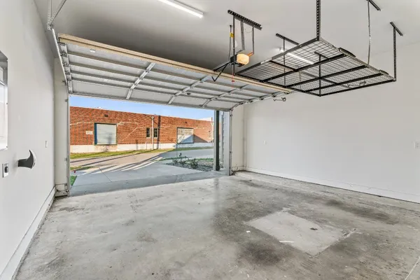 $3,250 | 3802 Commerce Street, Houston, TX 77003