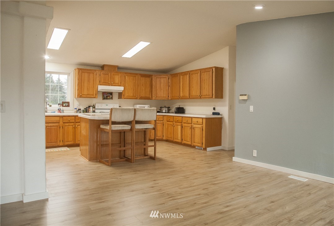4302 Rural Avenue Bellingham, WA 98226 - Photo 6 of 23